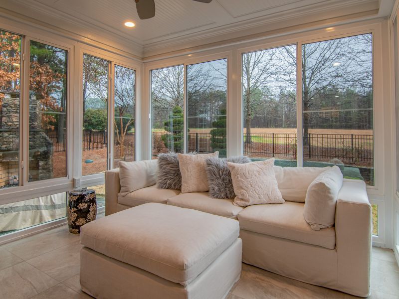 Contrasting Ceiling décor ideas for your home design - Beautiful Homes