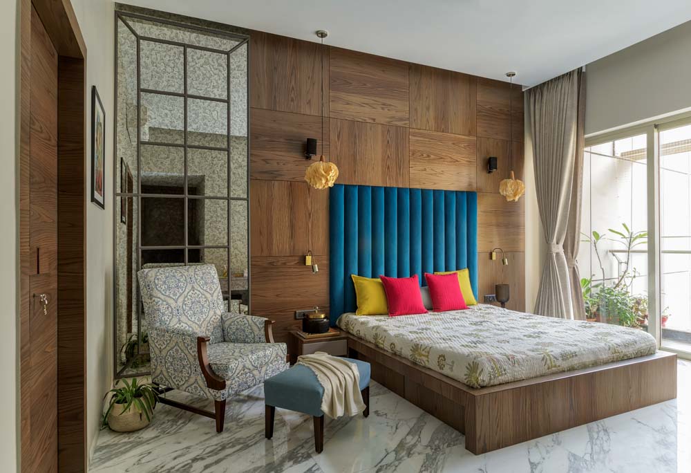 small-indian-bedroom-interior-design-pictures