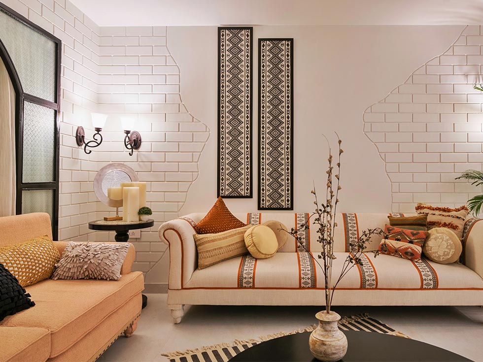 Professional decorative wall application for Florida residential properties