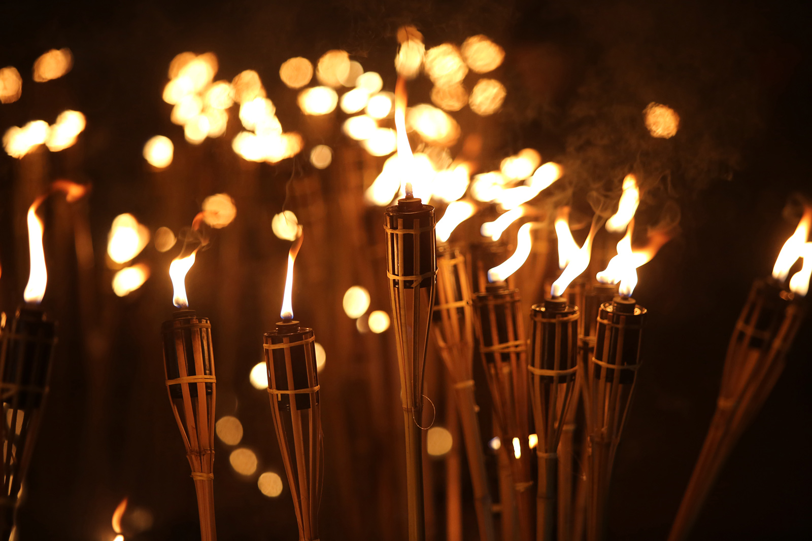 garden torches for terrace interior design - Beautiful Homes