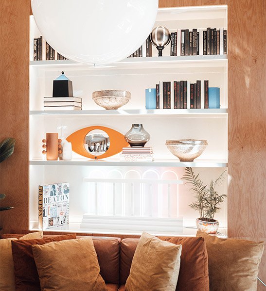 White living room bookshelf design - Beautiful Homes