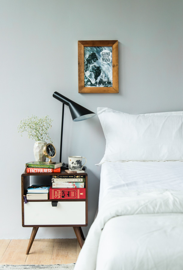 Your side table can also be your makeshift mini library - Beautiful Homes