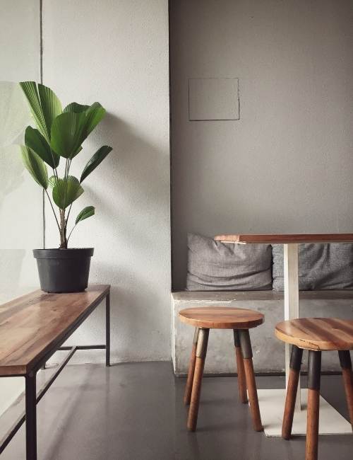Small console table in the living room for storing & décor - Beautiful Homes