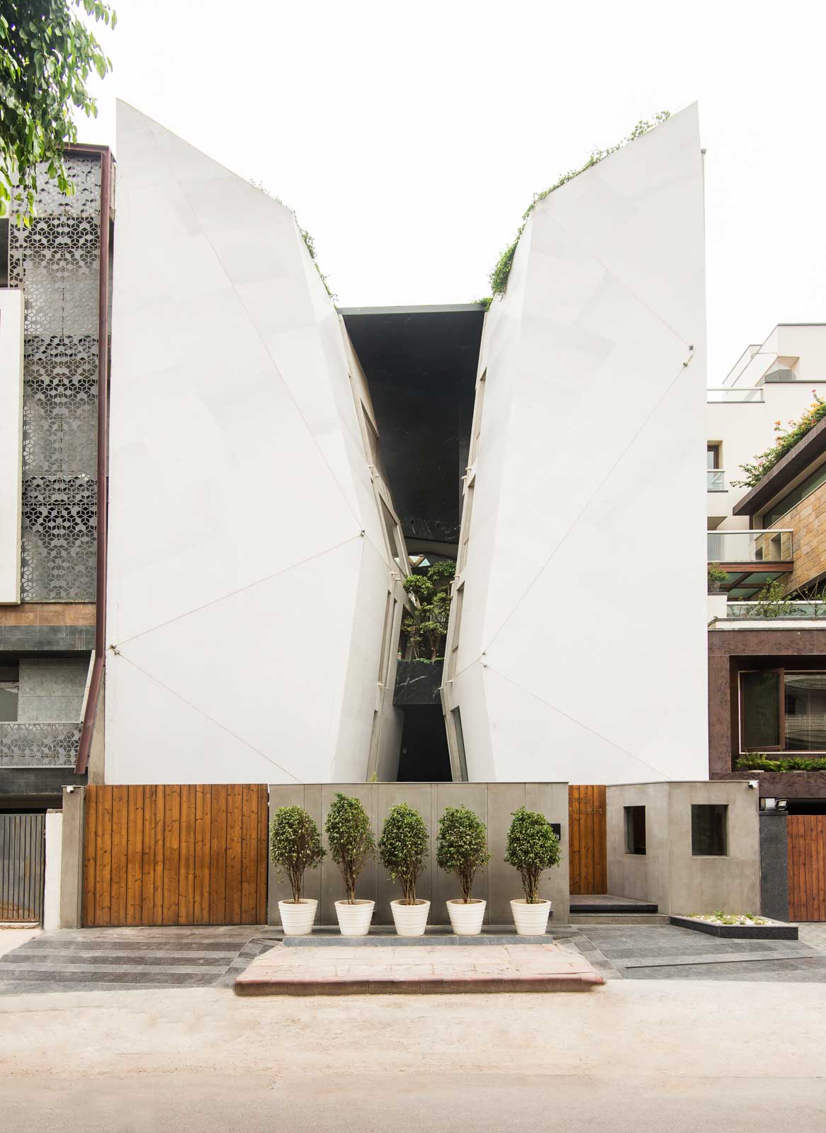 Exterior of the Cleft house - Beautiful Homes