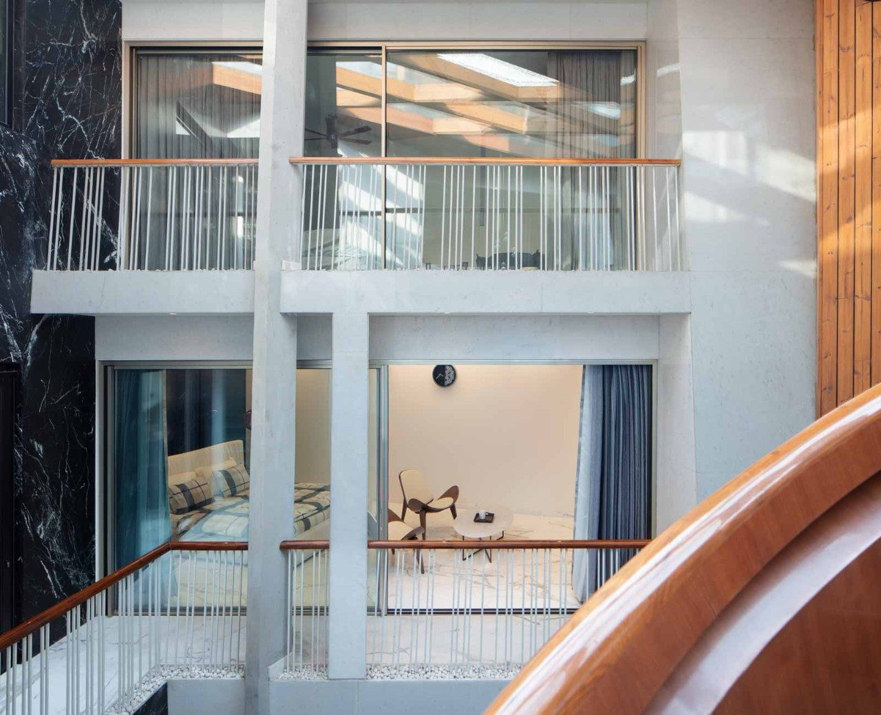 Interiors of the Cleft house - Beautiful Homes