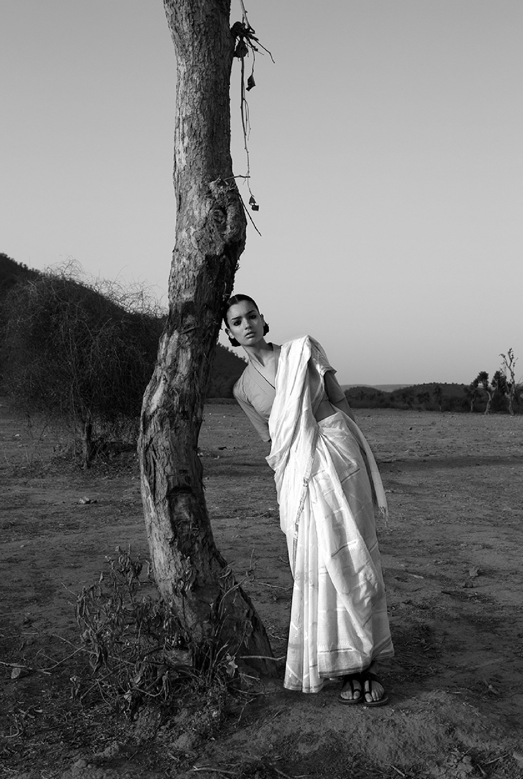 Raw Mango’s white sooti sari