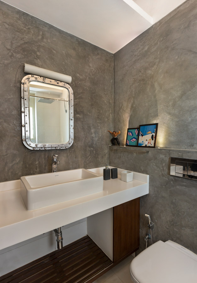 Tiny bathroom design with décor items - Beautiful Homes