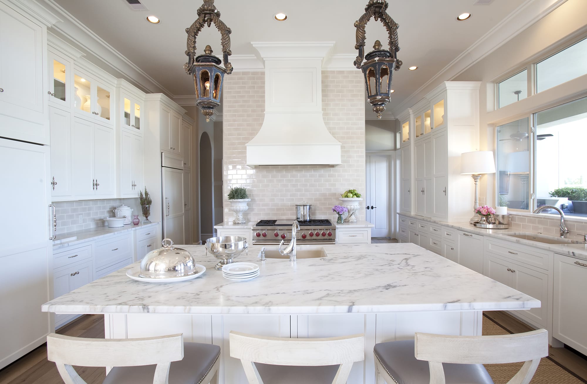Light Toned Kitchen Interior Design Materials - Beautiful Homes